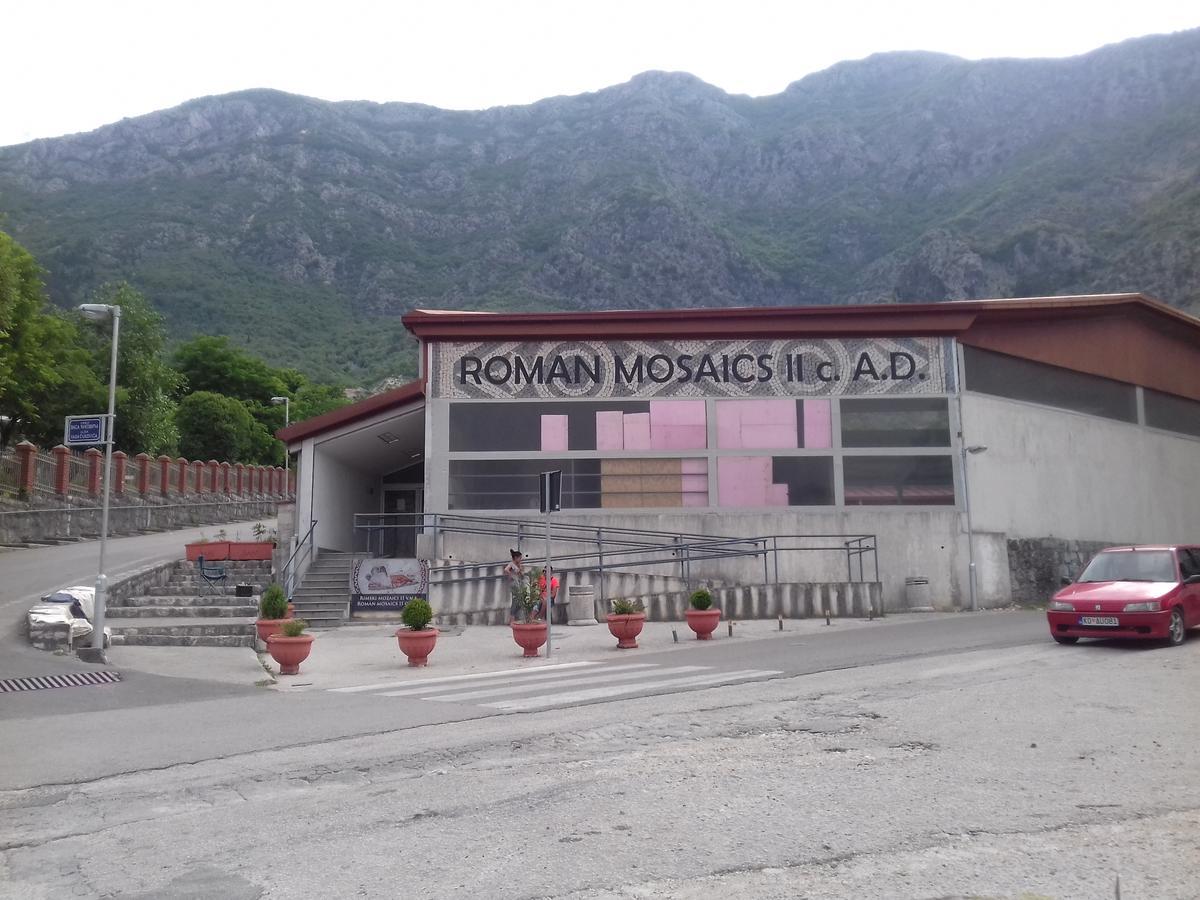 Apartmani Mozaici Risan Esterno foto