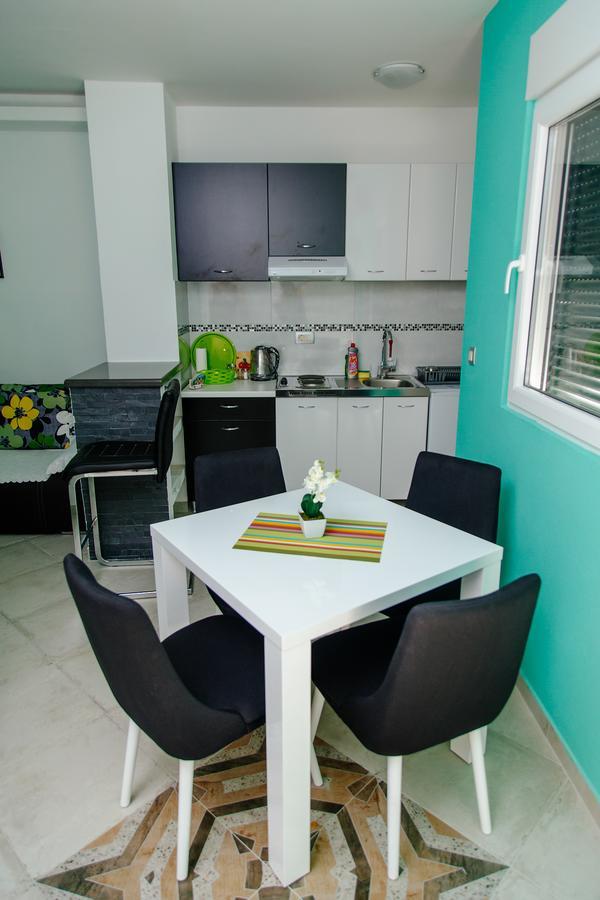 Apartmani Mozaici Risan Esterno foto