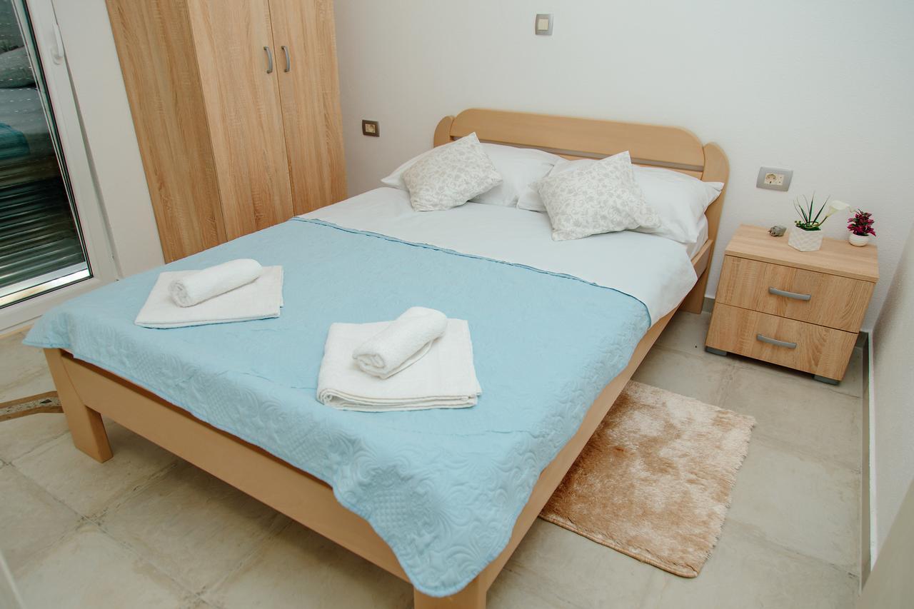 Apartmani Mozaici Risan Esterno foto