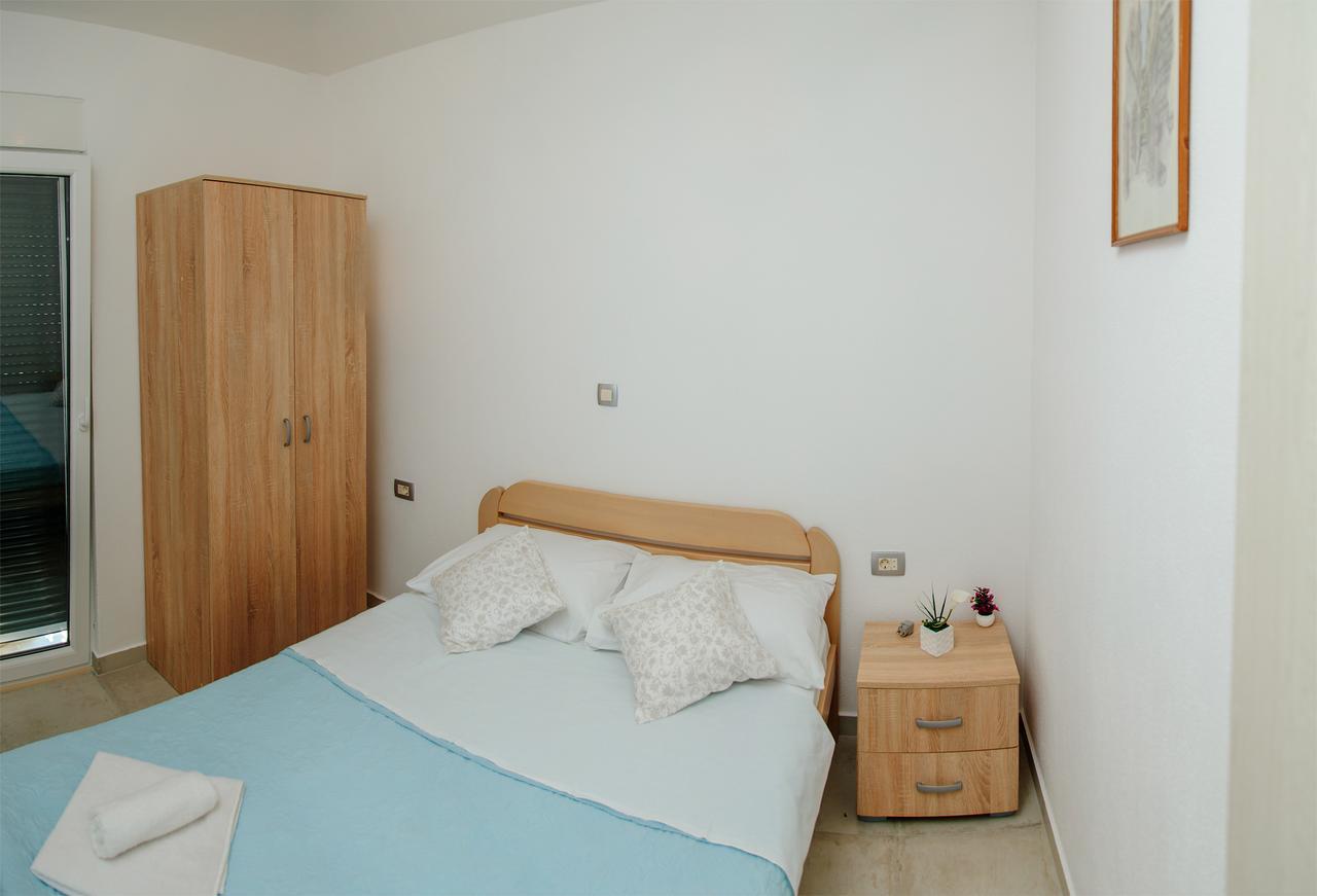 Apartmani Mozaici Risan Esterno foto