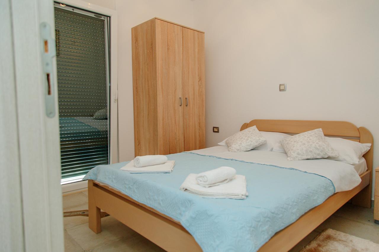 Apartmani Mozaici Risan Esterno foto