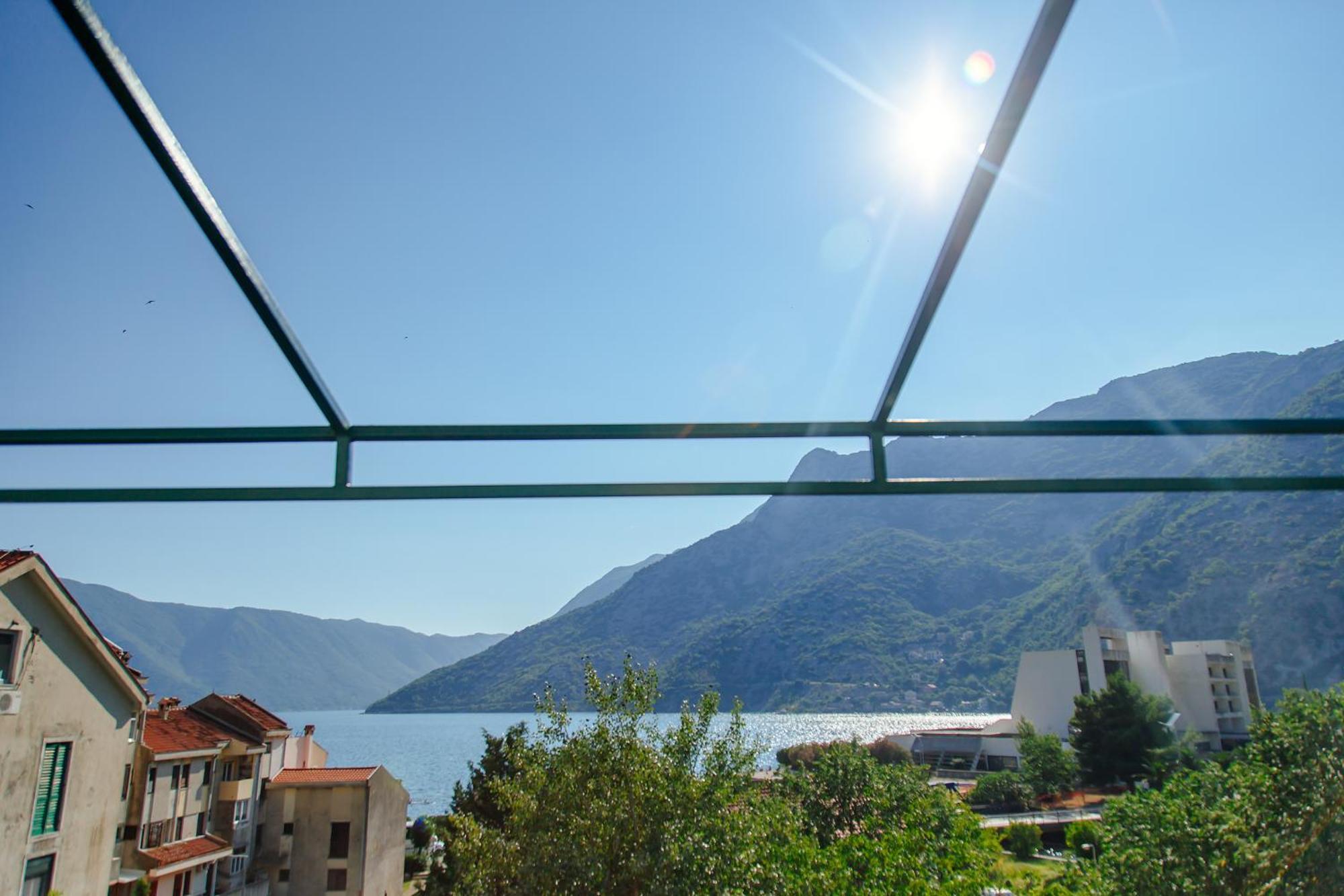 Apartmani Mozaici Risan Esterno foto