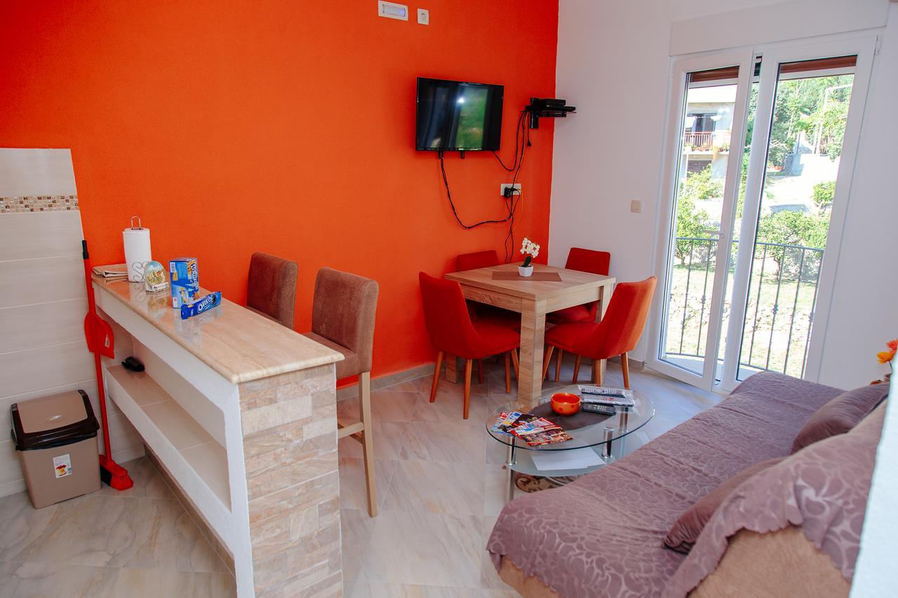 Apartmani Mozaici Risan Esterno foto