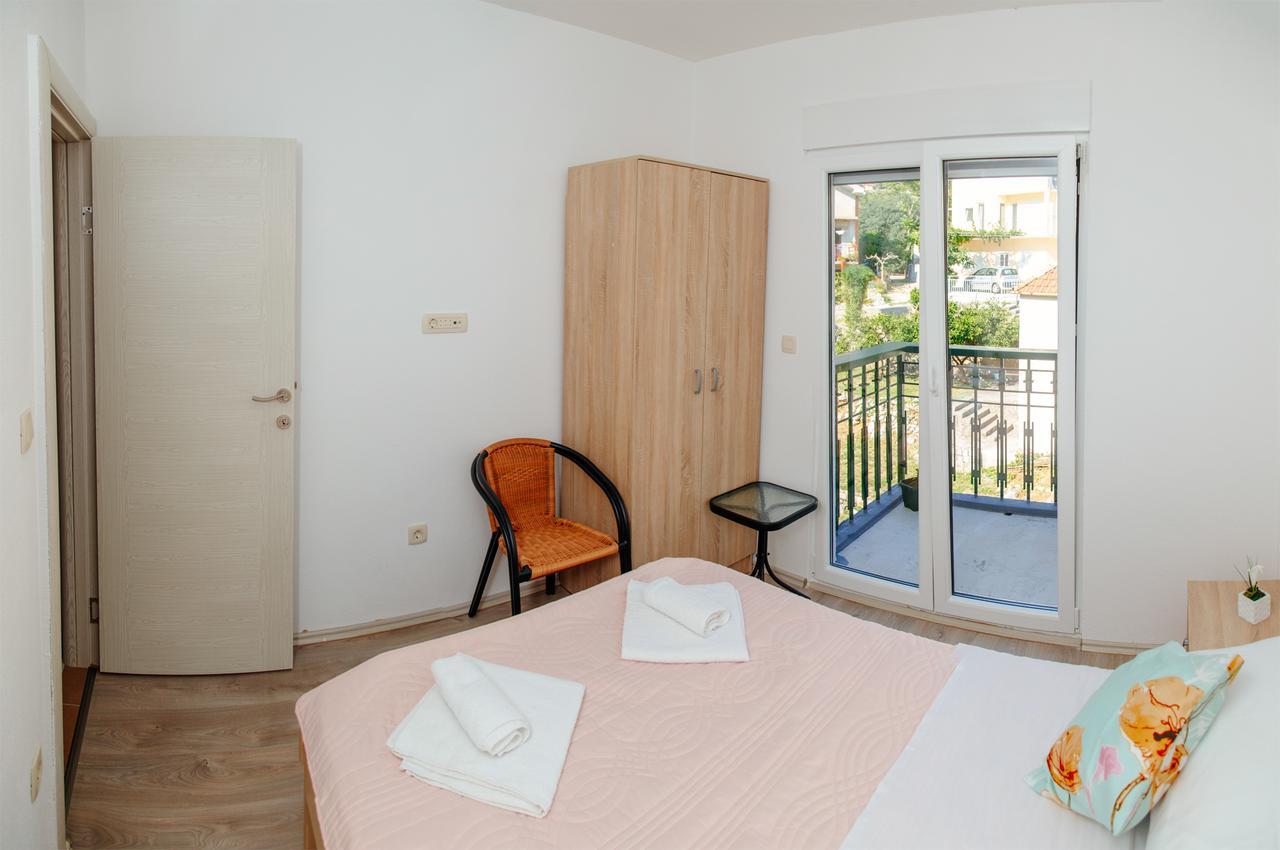 Apartmani Mozaici Risan Esterno foto