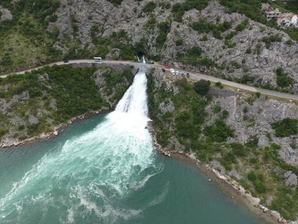 Apartmani Mozaici Risan Esterno foto