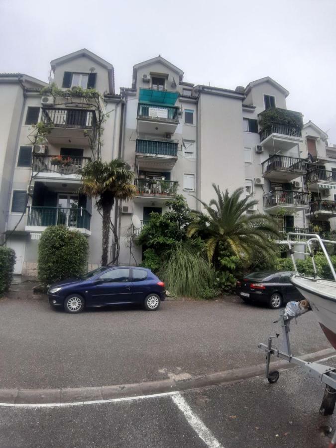 Apartmani Mozaici Risan Esterno foto
